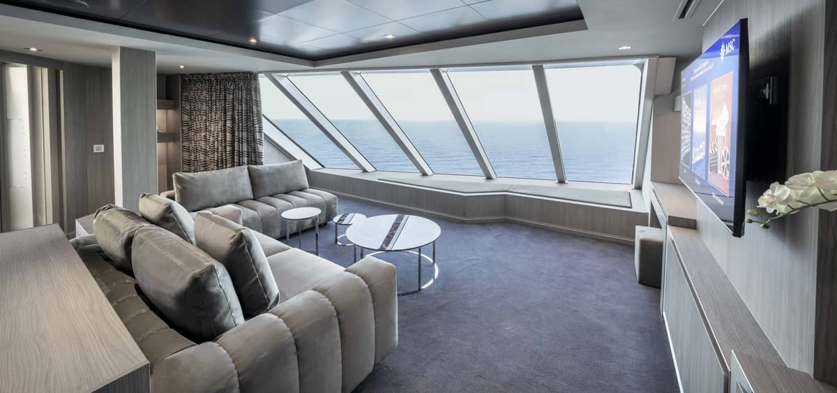 5- MSC YACHT CLUB <br> SUITES REFINADAS Y SERVICIO PERSONALIZADO