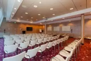  Centro de Conferencias Sky