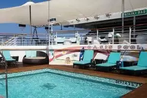 Oasis Pool (Piscina Oasis)