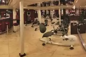 Gimnasio y Marina