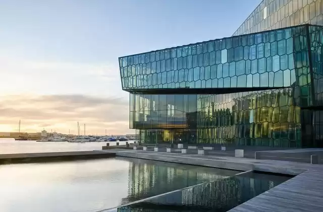 Arquitectura de vidrio en Harpa