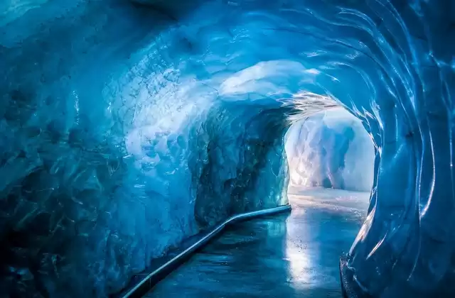 Cueva de hielo en el Museo Perlan